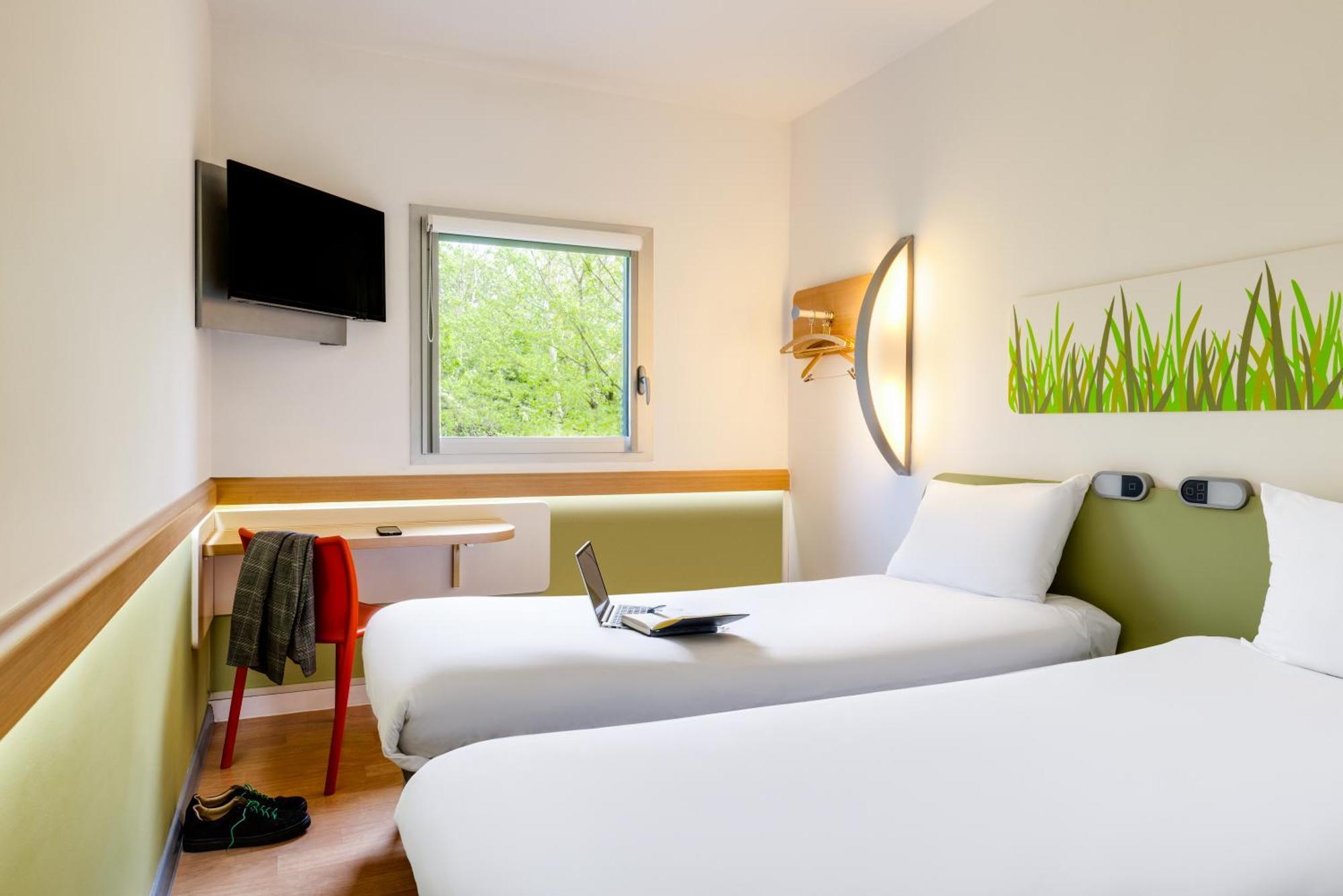 Отель Ibis Budget Derby Willington  Экстерьер фото