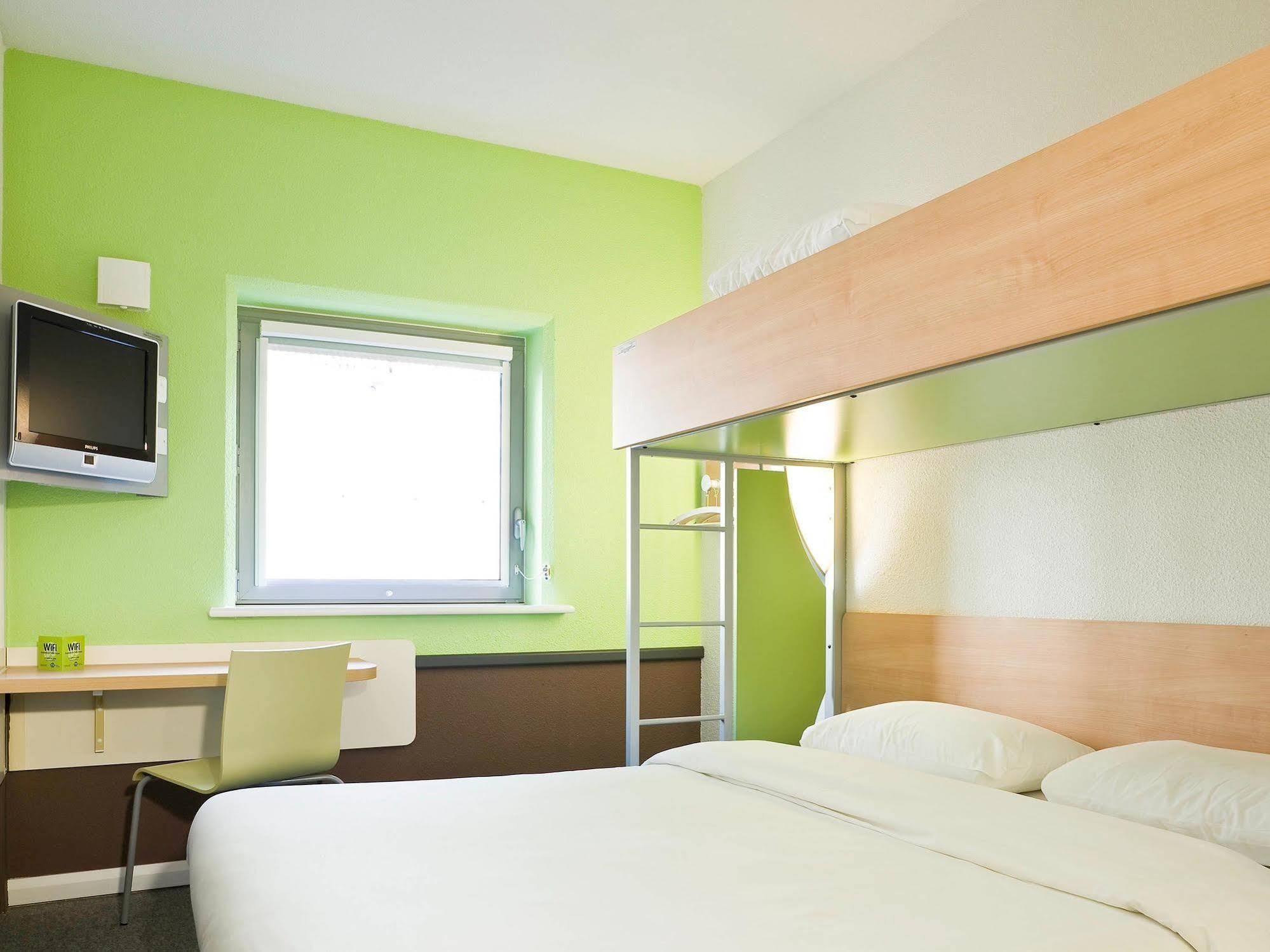 Отель Ibis Budget Derby Willington  Экстерьер фото